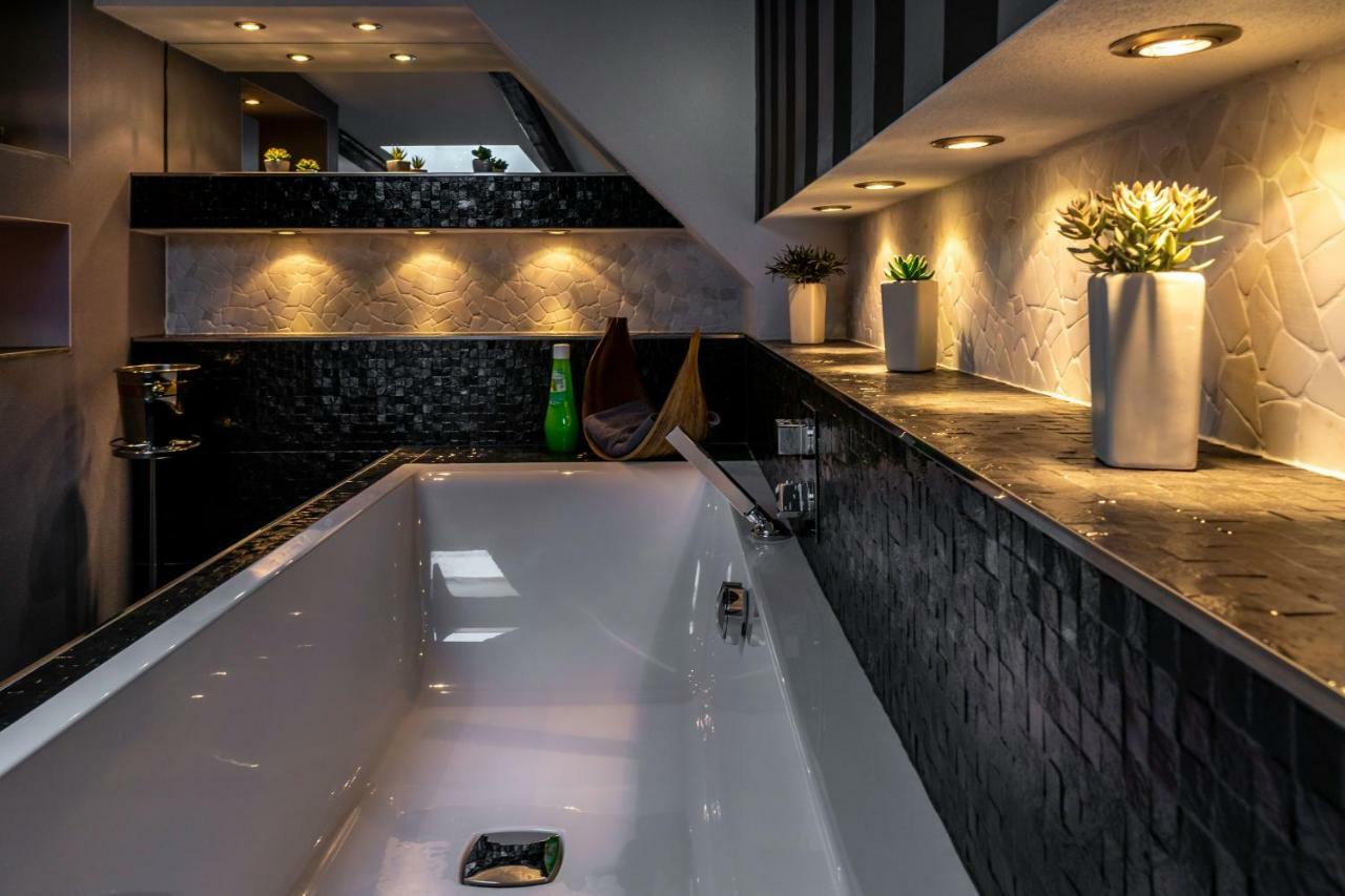 Sl'Otel - Das Stadthotel - Voll Klimatisiert Бернбург Экстерьер фото