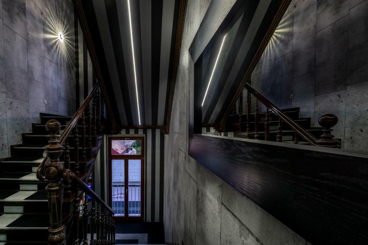 Sl'Otel - Das Stadthotel - Voll Klimatisiert Бернбург Экстерьер фото