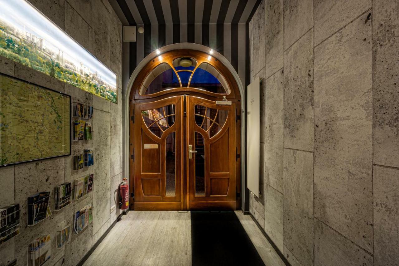 Sl'Otel - Das Stadthotel - Voll Klimatisiert Бернбург Экстерьер фото