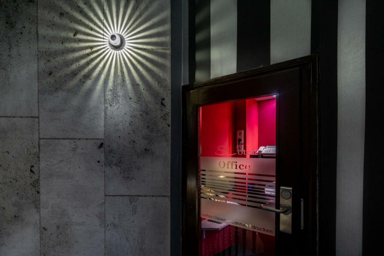 Sl'Otel - Das Stadthotel - Voll Klimatisiert Бернбург Экстерьер фото